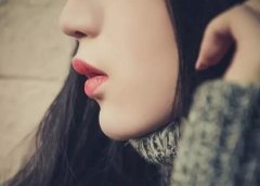 你連下巴都沒有，如何側(cè)顏殺？