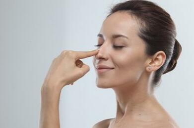 注射隆鼻術(shù)后該怎樣護(hù)理?