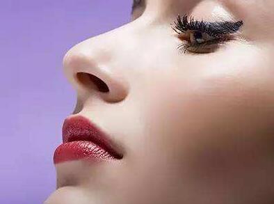 膨體隆鼻假體會容易感染嗎？