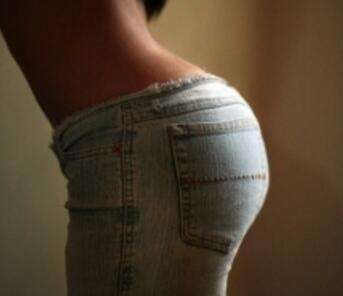 臀部吸脂手術的優(yōu)勢如下：