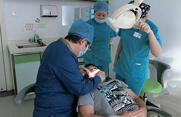 武漢清華陽光口腔醫(yī)院醫(yī)生的實(shí)力