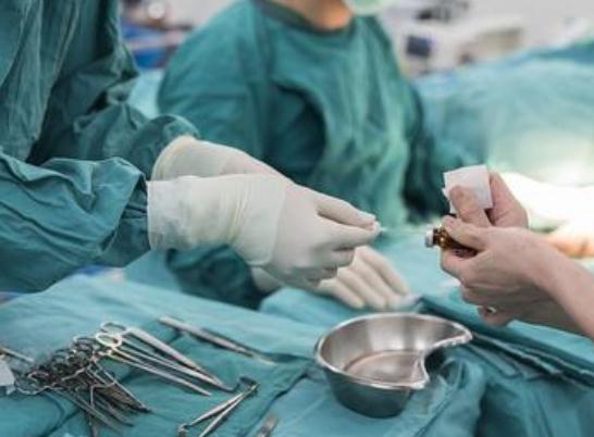 玻尿酸或自體脂肪填充那個更沒問題?