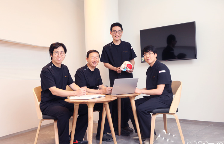 里茲的強(qiáng)大醫(yī)療團(tuán)隊(duì)