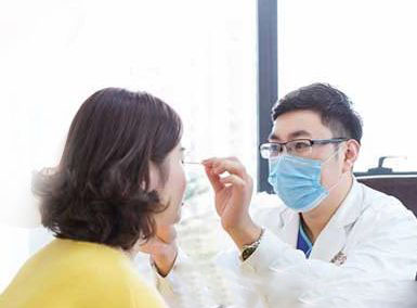 青島博士醫(yī)學美容醫(yī)院醫(yī)生面診的時候