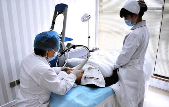 激光調(diào)節(jié)痤瘡過后會再發(fā)作嗎？擔憂臉上痘痘反反復復