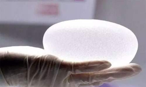 取出隆胸假體過后，乳房是否會無比丑？