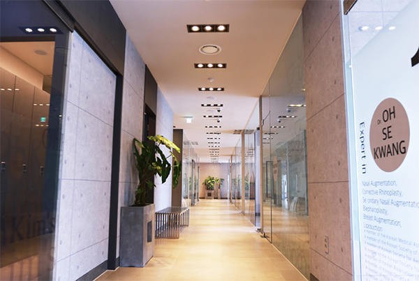 金泓錫醫(yī)生-個(gè)人資料-口碑-韓國(guó)ohkims整形外科醫(yī)院