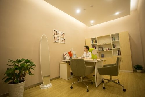 羅偉醫(yī)生-個(gè)人資料-口碑-蕪湖瑞麗醫(yī)療美容