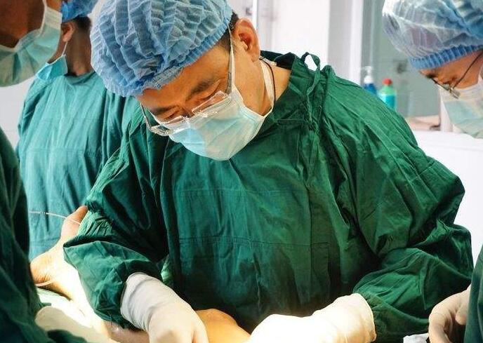 樸詩(shī)賢醫(yī)生-個(gè)人簡(jiǎn)介-口碑-韓國(guó)姿色zises整形外科