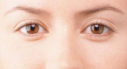 脂肪填充眉弓脂肪會(huì)移位嗎?