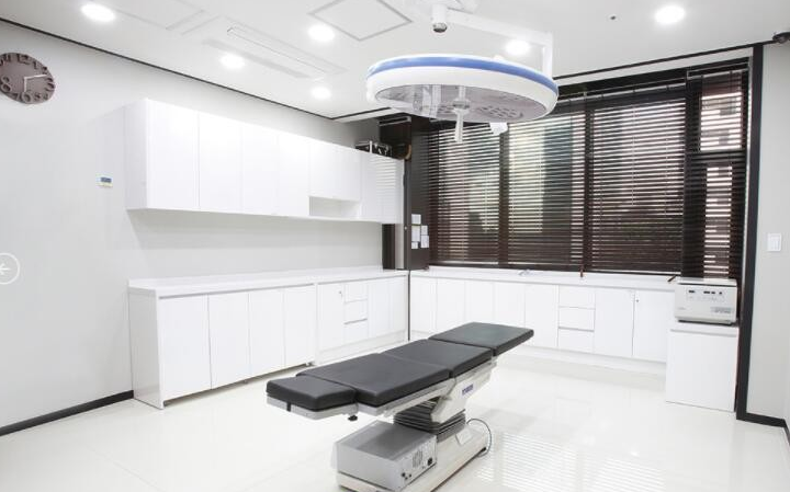 盧相勛醫(yī)生-資料簡介-口碑-資質(zhì)-韓國盧相勛整形外科