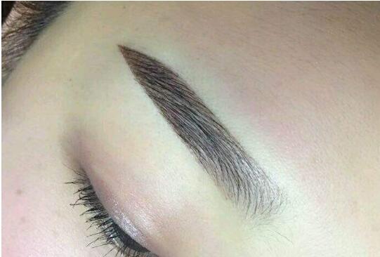 紋眉與繡眉的區(qū)別