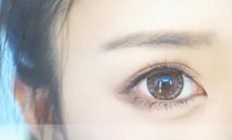 割雙眼皮要多少錢?割雙眼皮有什么好處?