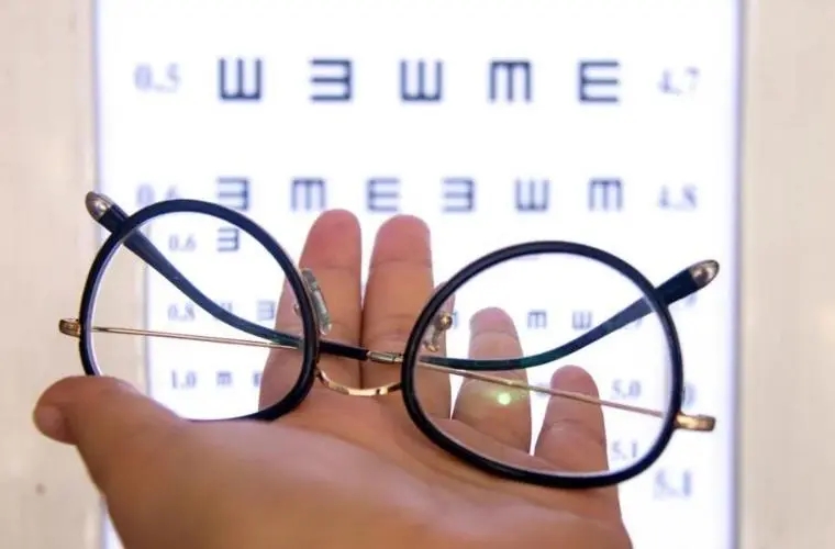 做近視激光手術(shù)疼不疼?價(jià)格是多少？