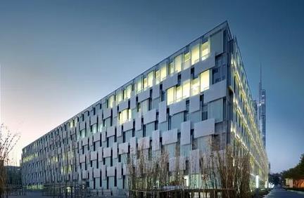 南京鼓樓醫(yī)院價格表公布！【譚謙】割眼袋醫(yī)生簡介&口碑測評