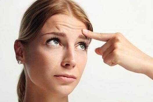 抬頭紋手術(shù)多少錢?一千以內(nèi)可以搞定嗎?