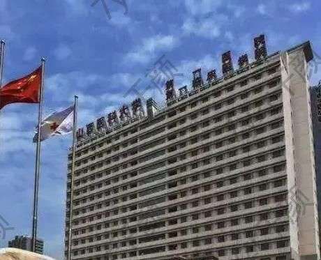 山西白求恩醫(yī)院美容科隆胸怎么樣?醫(yī)生技術(shù)、實力pk！