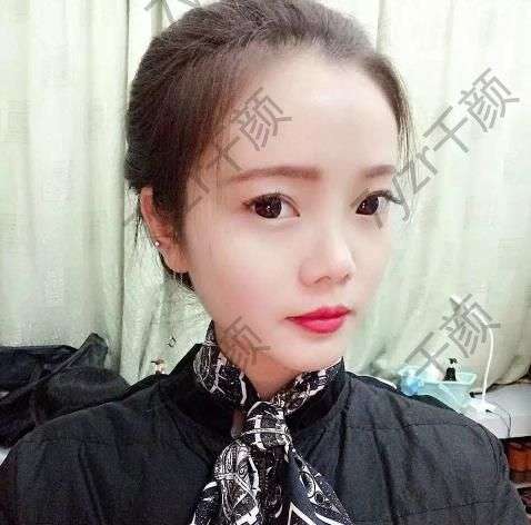 瘦下來的整個(gè)臉五官也變得精致