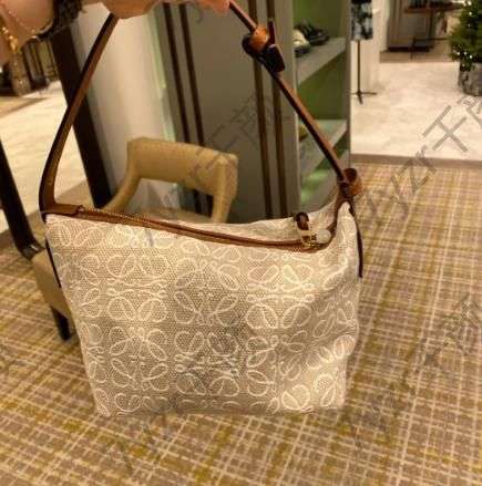 時光飛逝，時尚更迭：2023年下半年奢侈品熱門榜即將出爐！