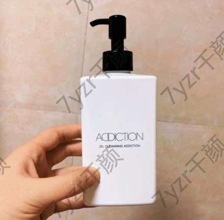 彩妝控的狂熱與冷靜：非大牌不買的日子過去了，現(xiàn)在尋找適合自己的產(chǎn)品