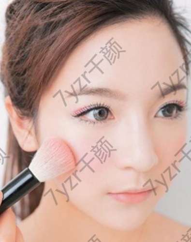 掌握技巧，腮紅讓你秒變?cè)獨(dú)鉂M滿！這些小心機(jī)你必須知道